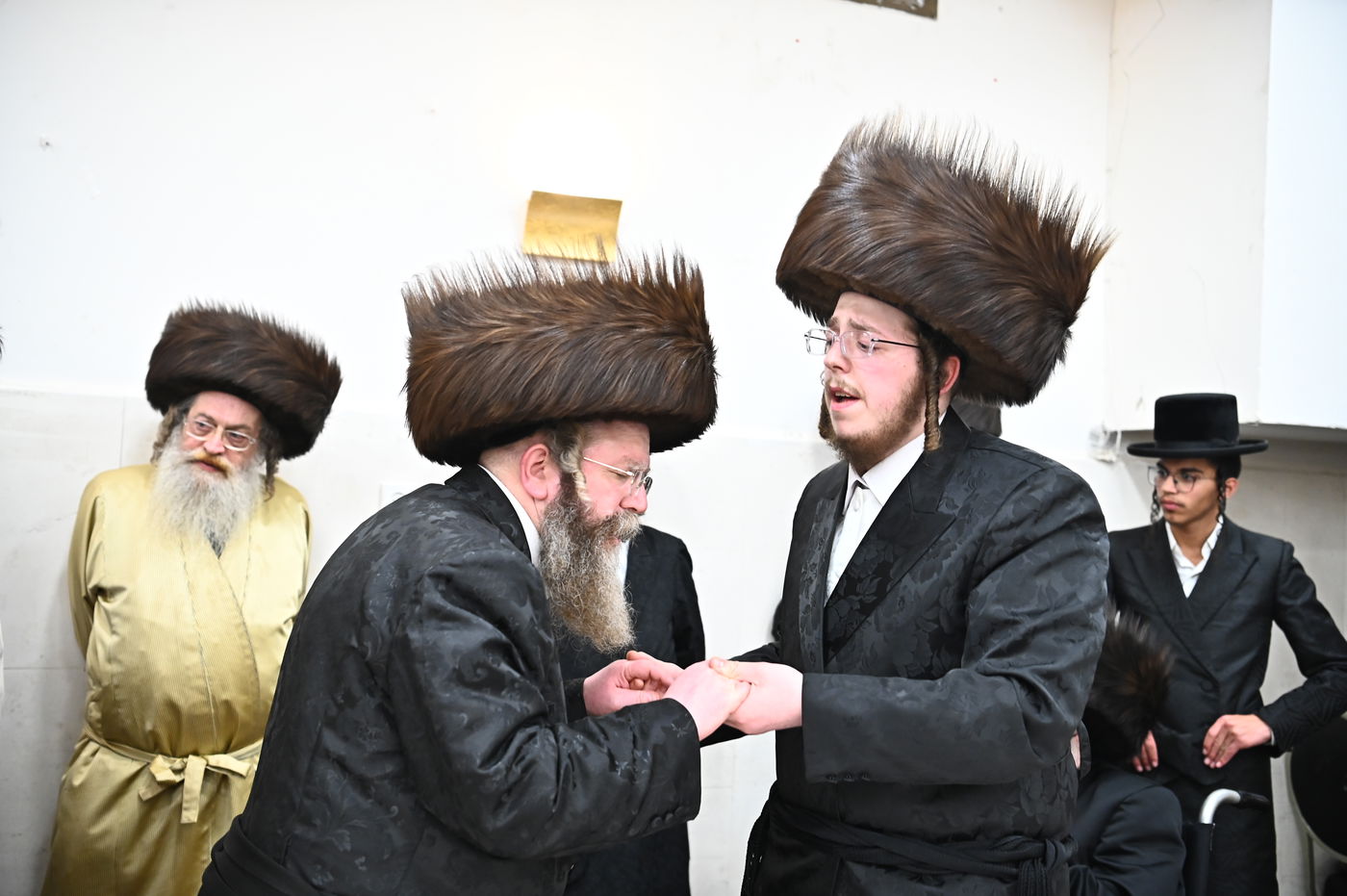 שמחת השבע ברכות בחצה"ק קרעטשניף - תולדות אהרן - קאסוב ויז'ניץ