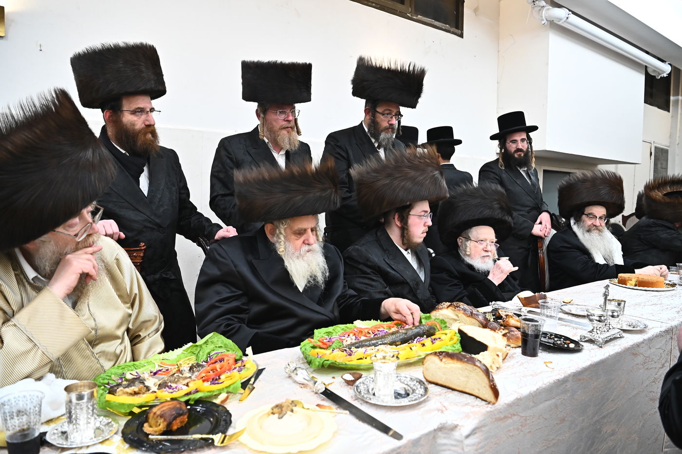 שמחת השבע ברכות בחצה"ק קרעטשניף - תולדות אהרן - קאסוב ויז'ניץ