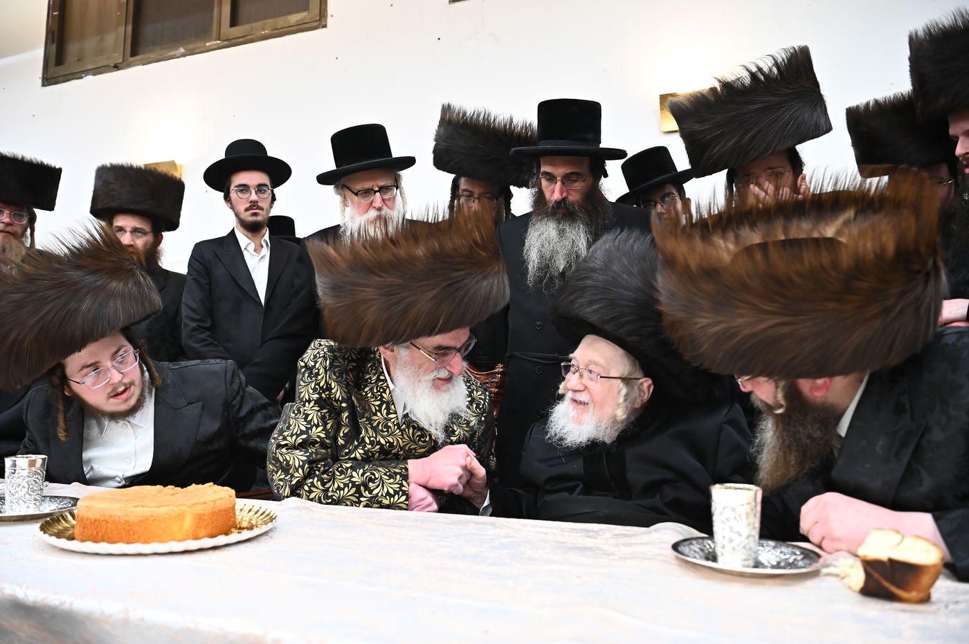 שמחת השבע ברכות בחצה"ק קרעטשניף - תולדות אהרן - קאסוב ויז'ניץ