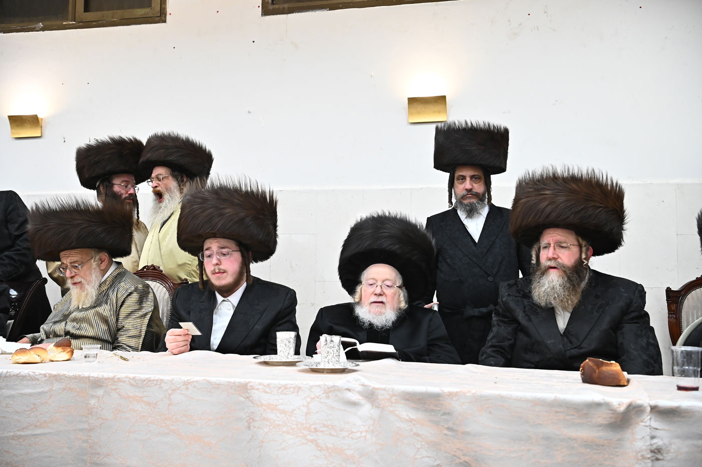 שמחת השבע ברכות בחצה"ק קרעטשניף - תולדות אהרן - קאסוב ויז'ניץ