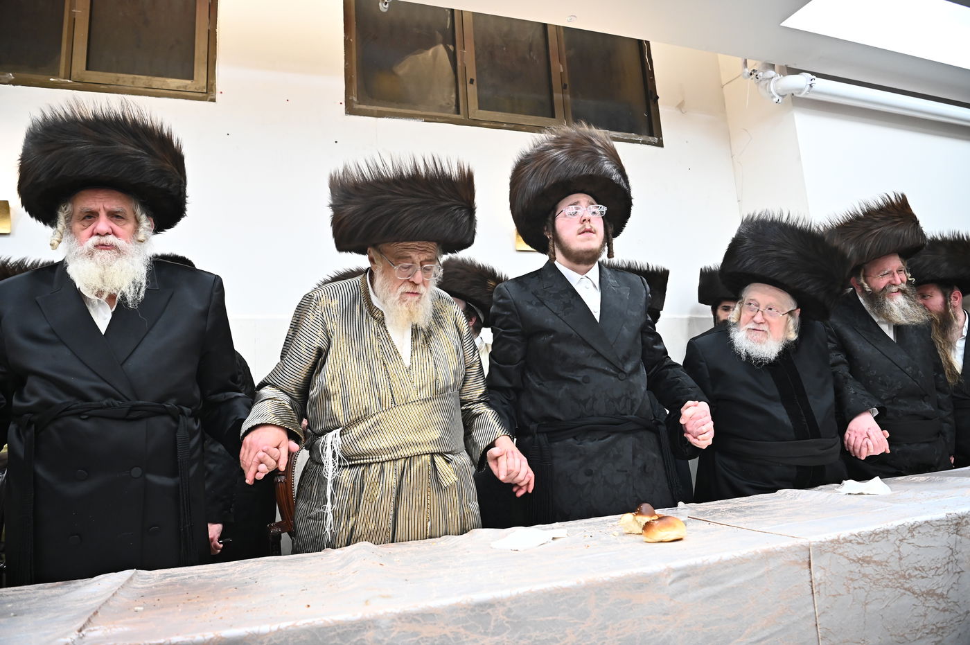 שמחת השבע ברכות בחצה"ק קרעטשניף - תולדות אהרן - קאסוב ויז'ניץ