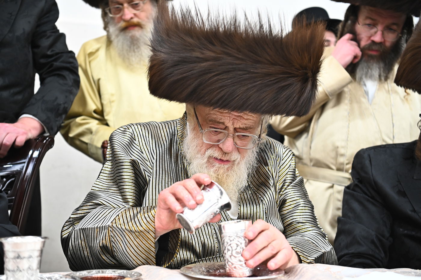 שמחת השבע ברכות בחצה"ק קרעטשניף - תולדות אהרן - קאסוב ויז'ניץ