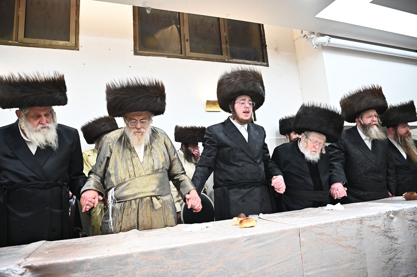 שמחת השבע ברכות בחצה"ק קרעטשניף - תולדות אהרן - קאסוב ויז'ניץ