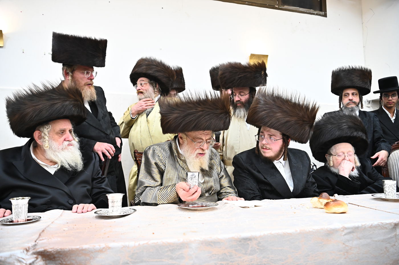 שמחת השבע ברכות בחצה"ק קרעטשניף - תולדות אהרן - קאסוב ויז'ניץ