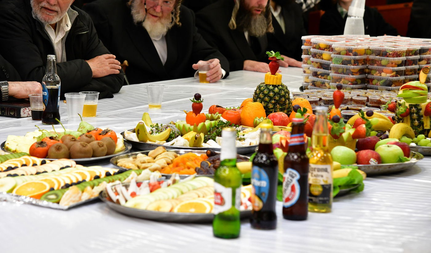 ט"ו בשבט בחצה"ק קרעטשניף קרית גת