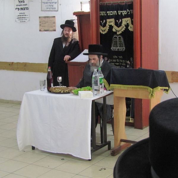 הגה"צ רבי חיים מאיר הגר אב"ד ויז'ניץ בביקור בברכפלד