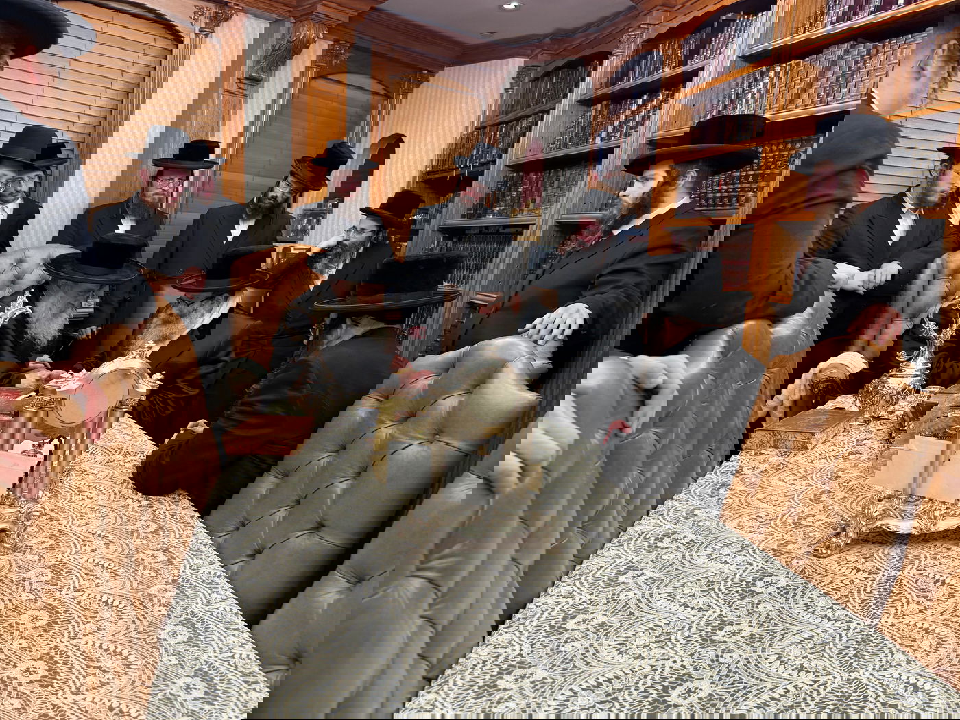 האדמו"ר מויז'ניץ ב"פ בביקור אצל האדמו"ר מקראלי