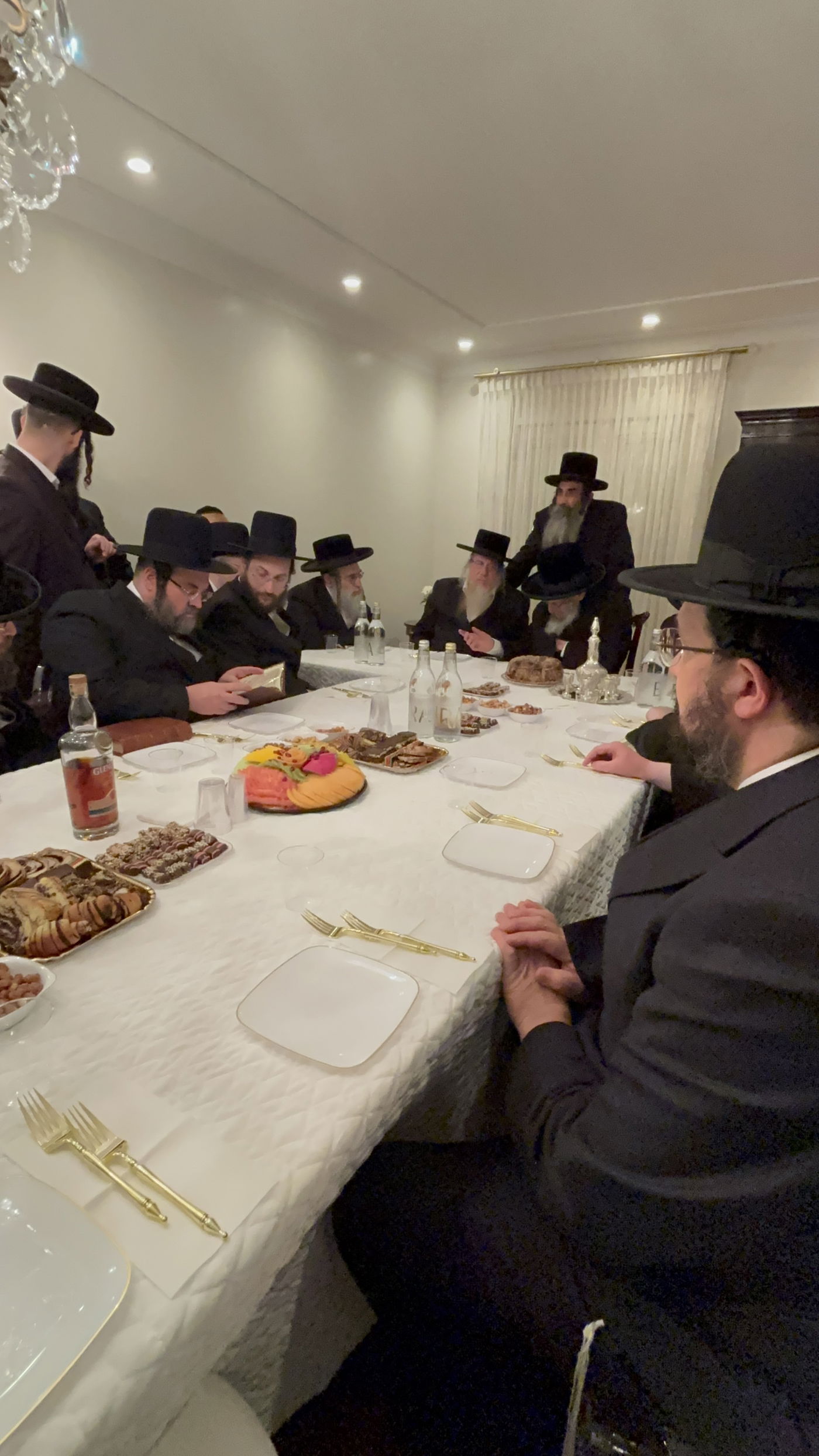 האדמו"ר מסלאנים עם נגידי סאטמר בארה"ב