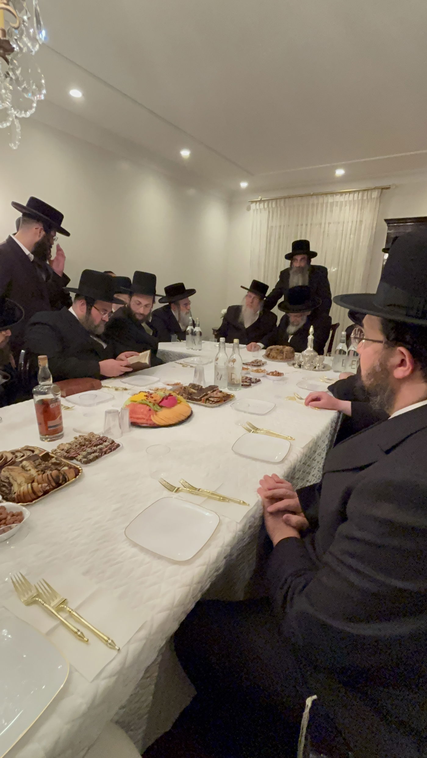 האדמו"ר מסלאנים עם נגידי סאטמר בארה"ב