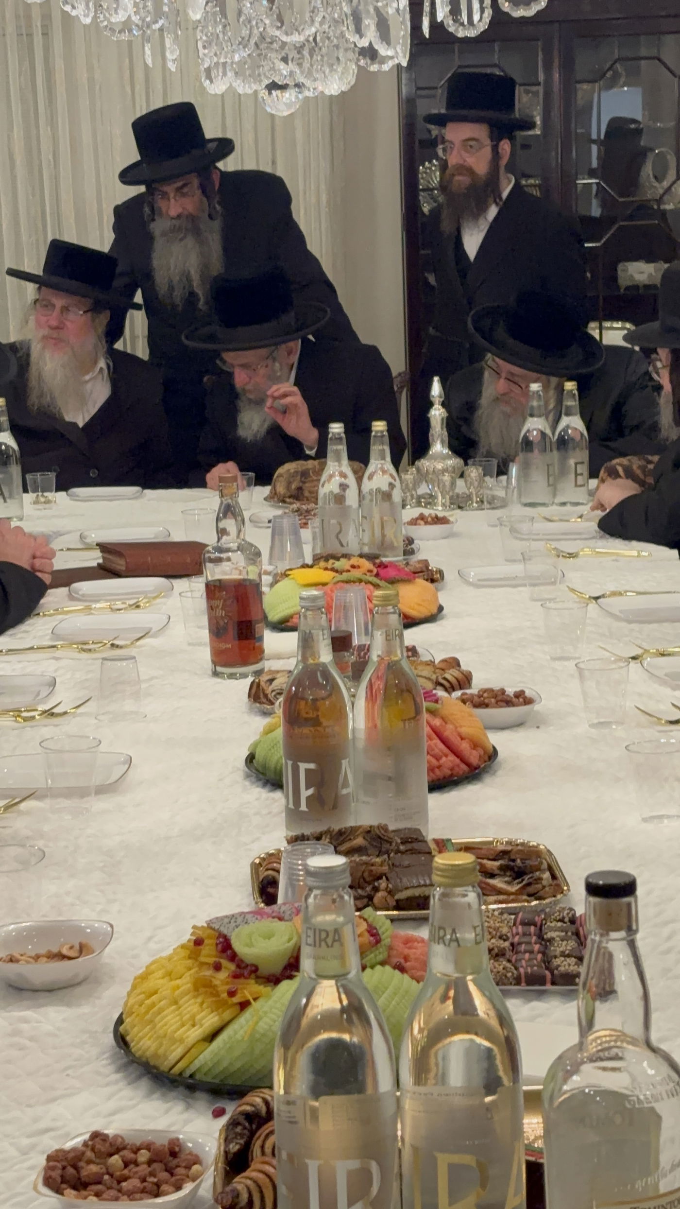 האדמו"ר מסלאנים עם נגידי סאטמר בארה"ב