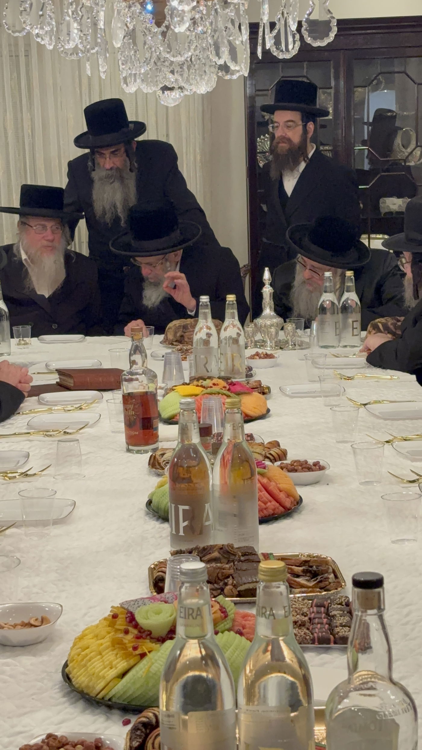 האדמו"ר מסלאנים עם נגידי סאטמר בארה"ב