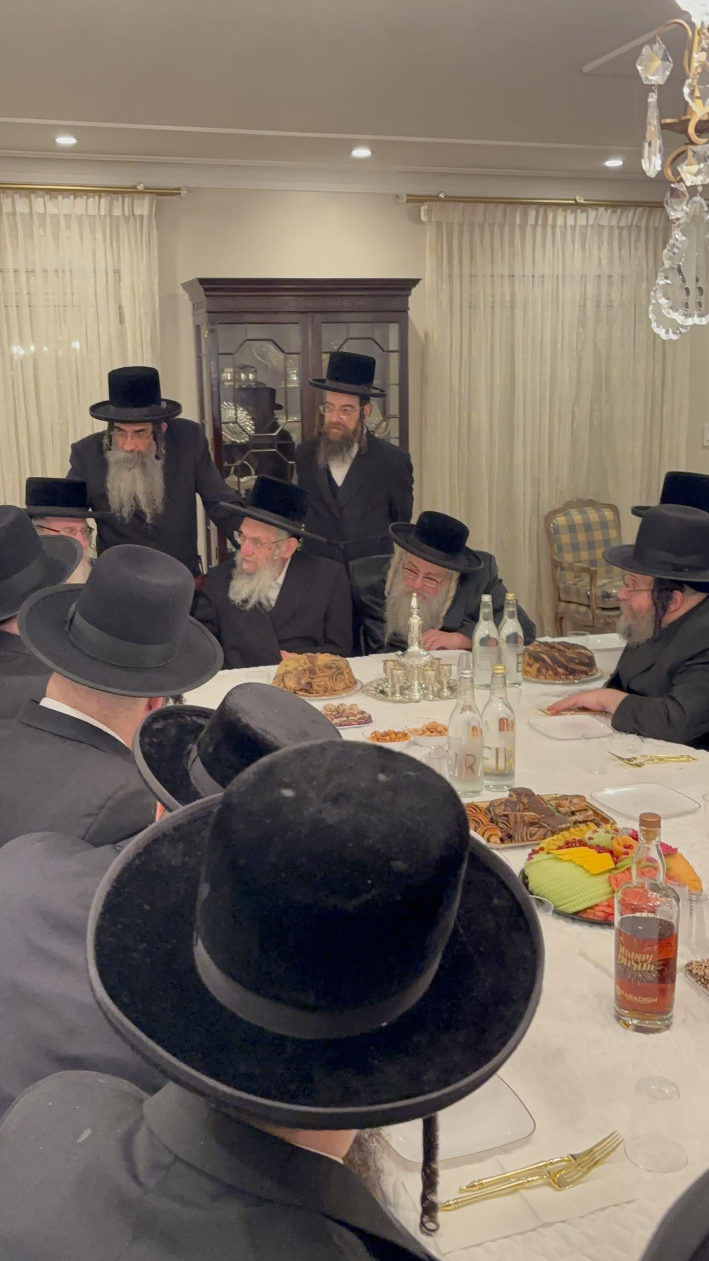 האדמו"ר מסלאנים עם נגידי סאטמר בארה"ב