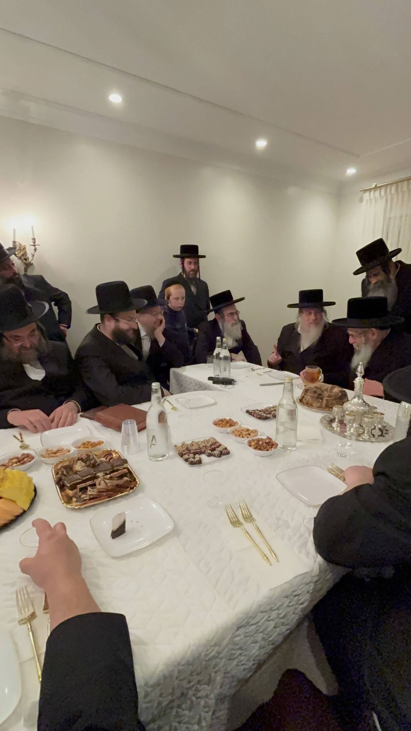 האדמו"ר מסלאנים עם נגידי סאטמר בארה"ב