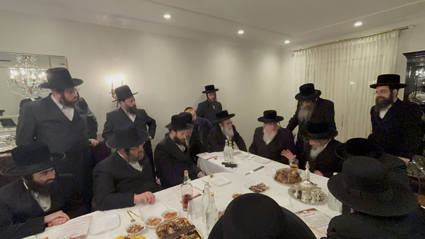 האדמו"ר מסלאנים עם נגידי סאטמר בארה"ב