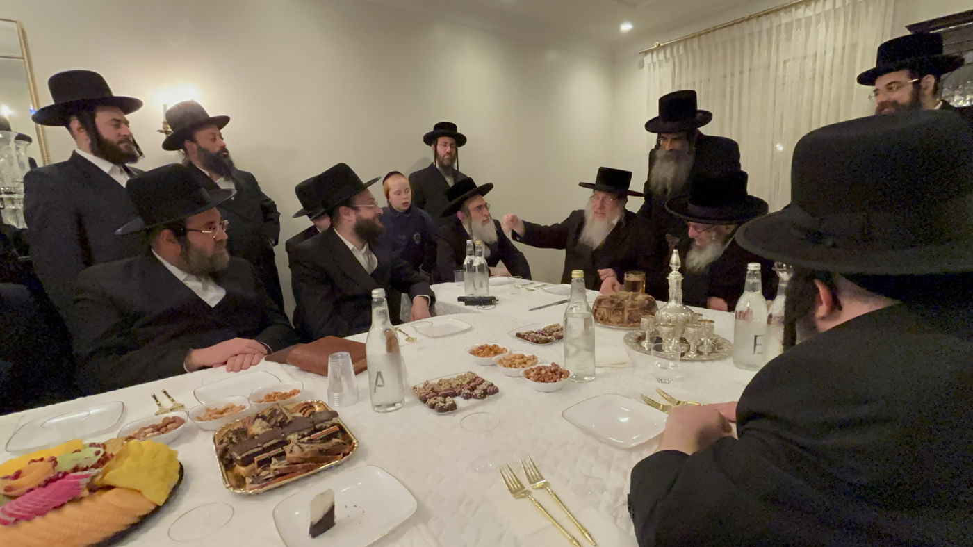 האדמו"ר מסלאנים עם נגידי סאטמר בארה"ב