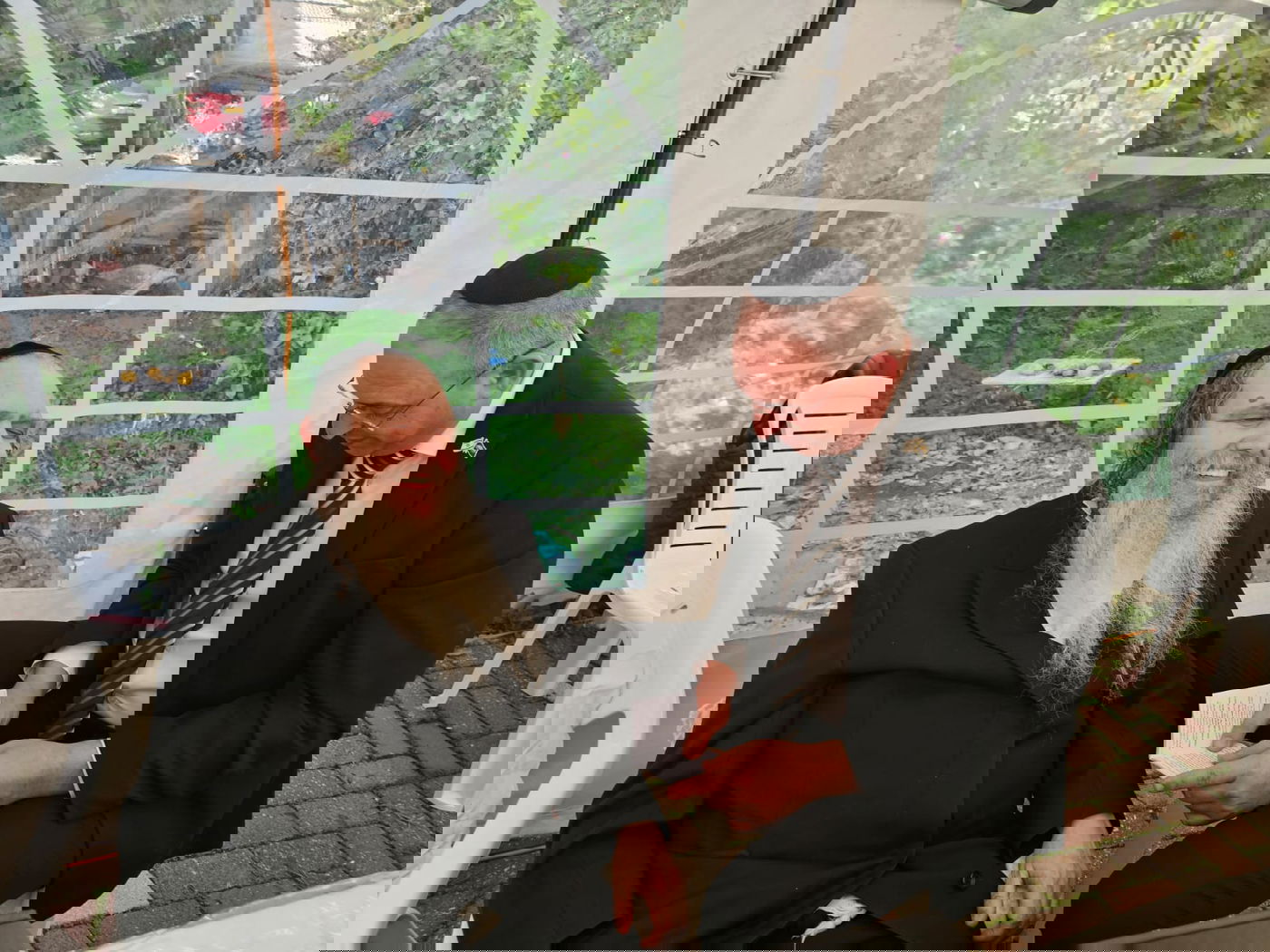 ניחום אבלים אצל הגאון רבי שלום ארוש