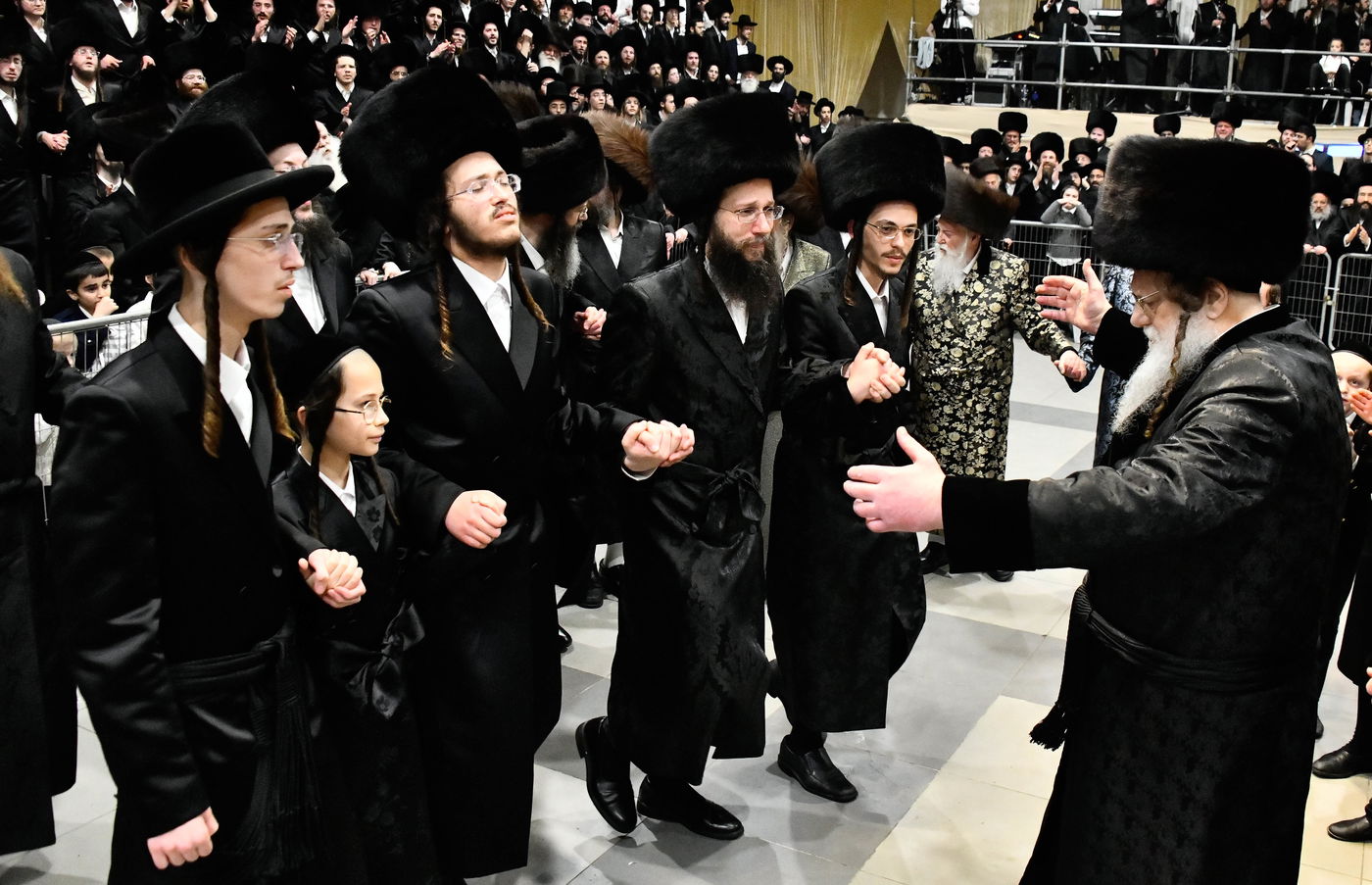 שמחת בית מודז'יץ - צאנז ירושלים - האלמין