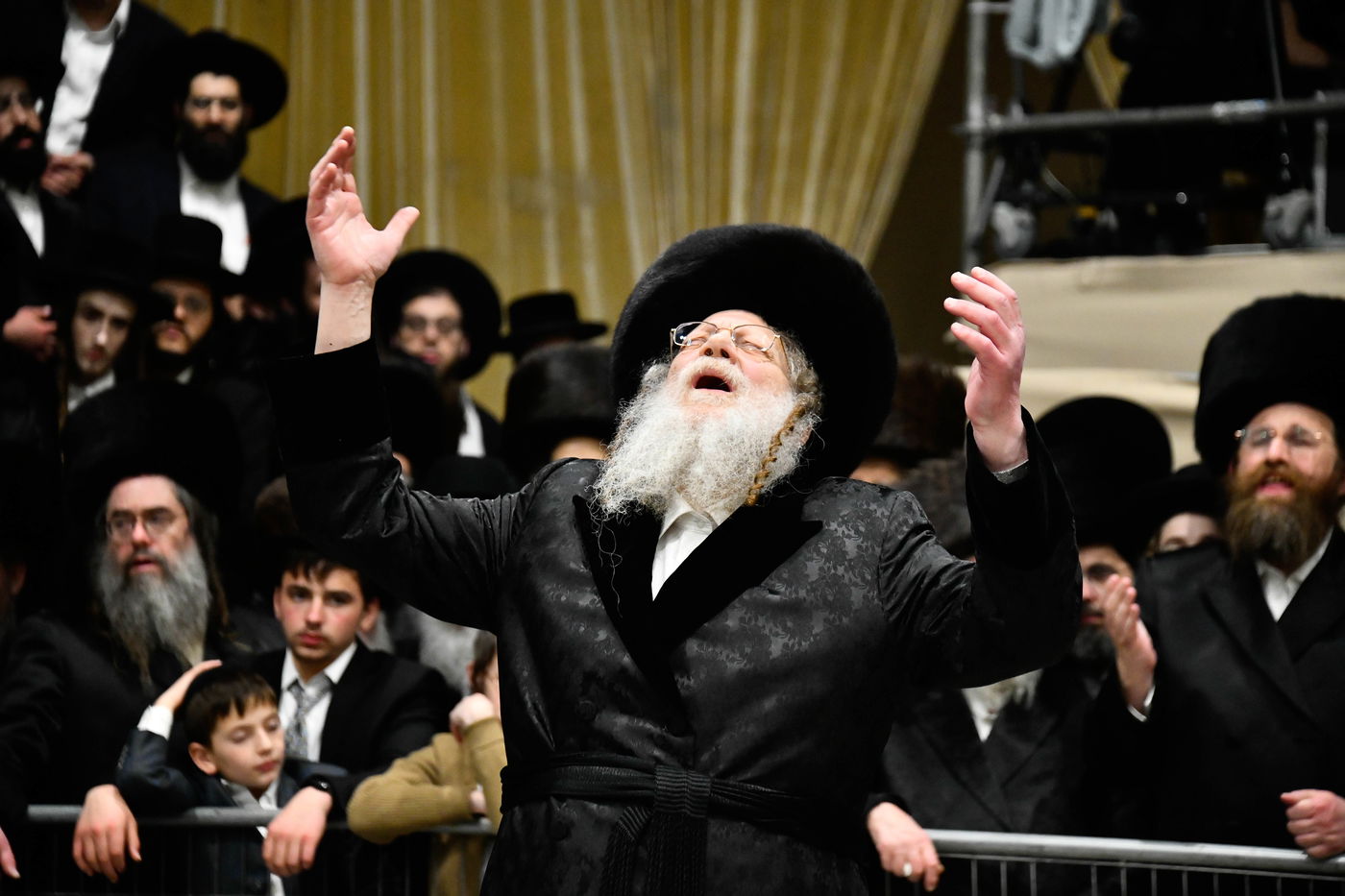 שמחת בית מודז'יץ - צאנז ירושלים - האלמין