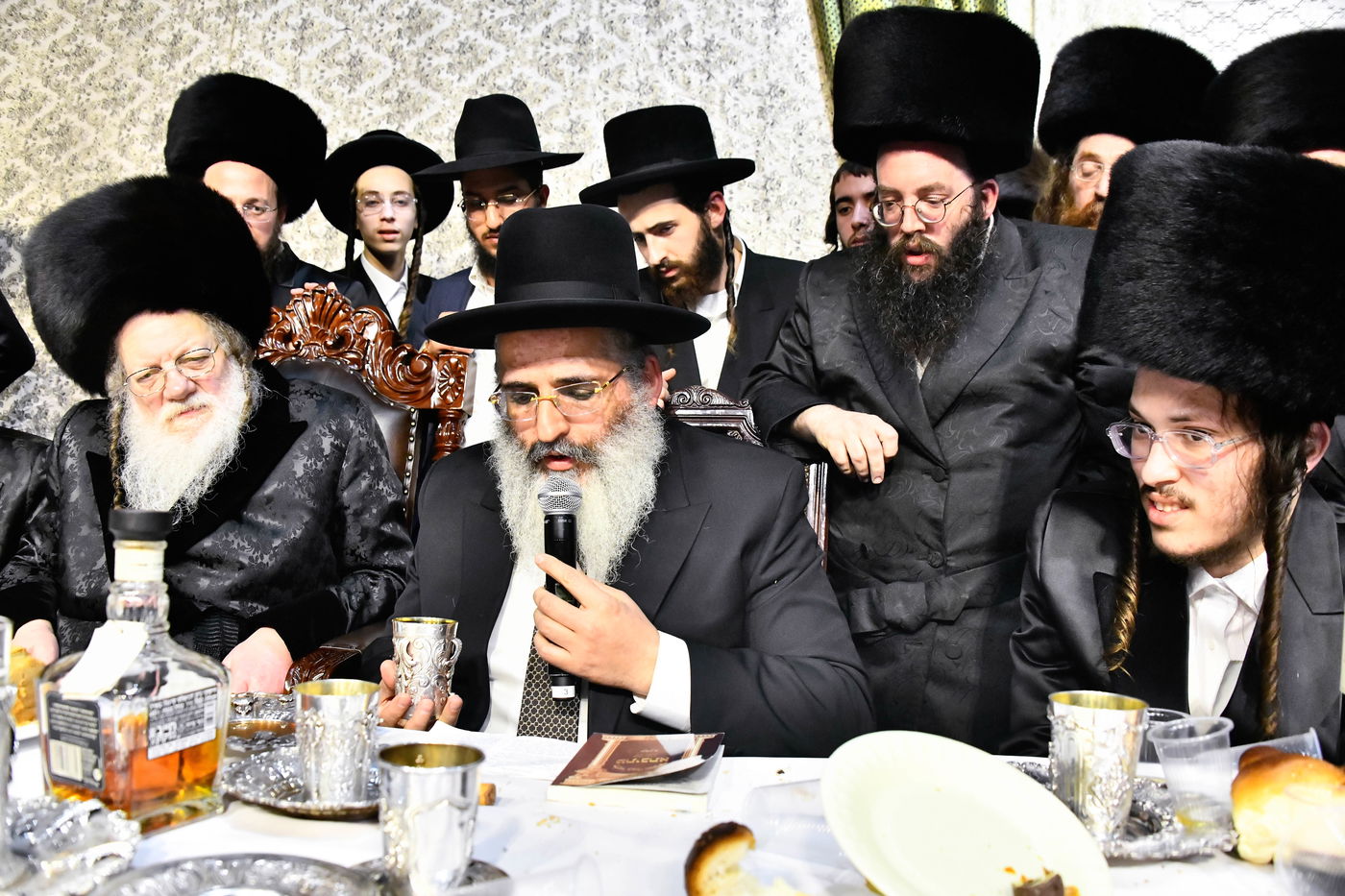 שמחת בית מודז'יץ - צאנז ירושלים - האלמין