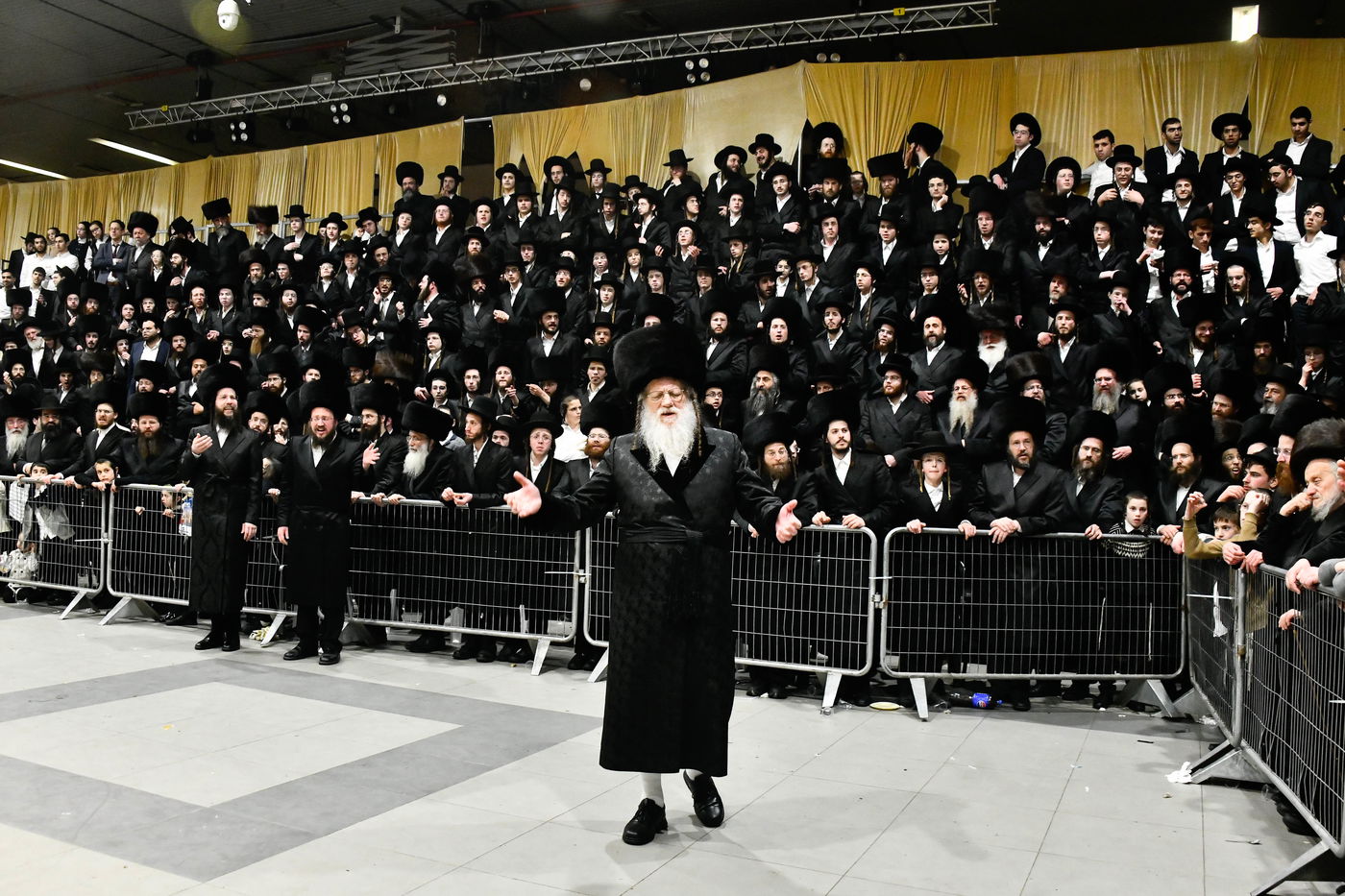 שמחת בית מודז'יץ - צאנז ירושלים - האלמין