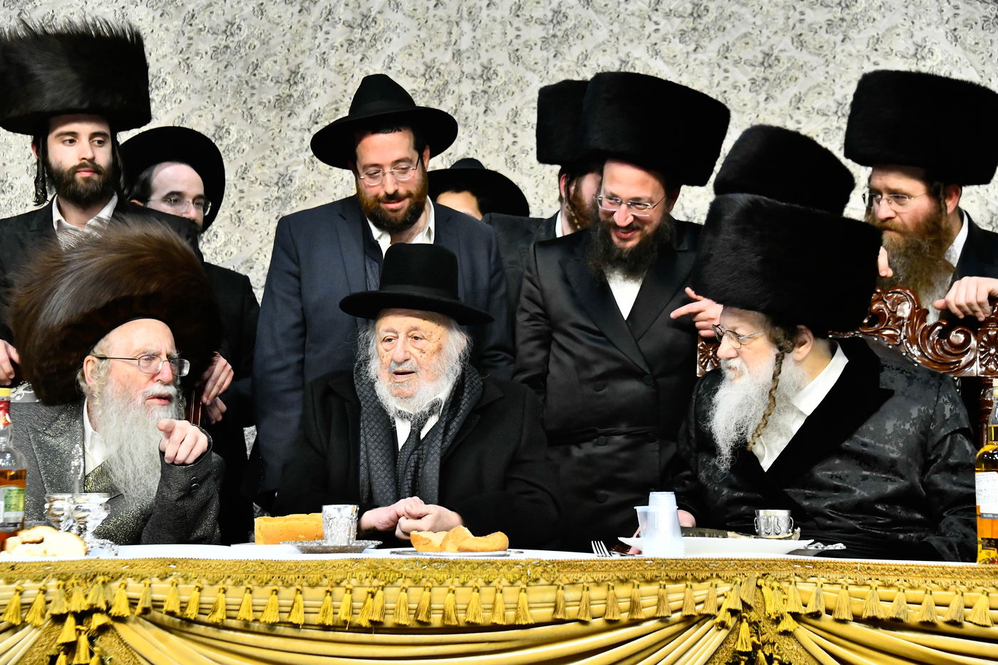 שמחת בית מודז'יץ - צאנז ירושלים - האלמין