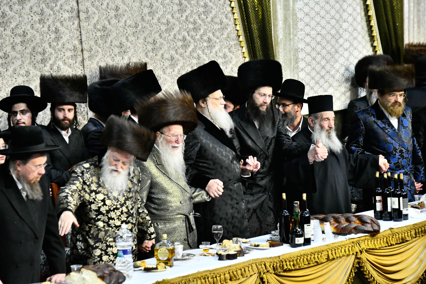 שמחת בית מודז'יץ - צאנז ירושלים - האלמין