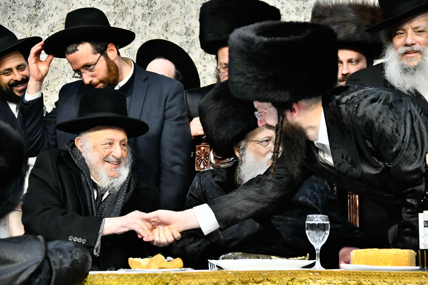 שמחת בית מודז'יץ - צאנז ירושלים - האלמין