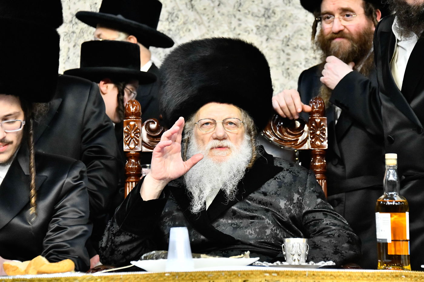 שמחת בית מודז'יץ - צאנז ירושלים - האלמין