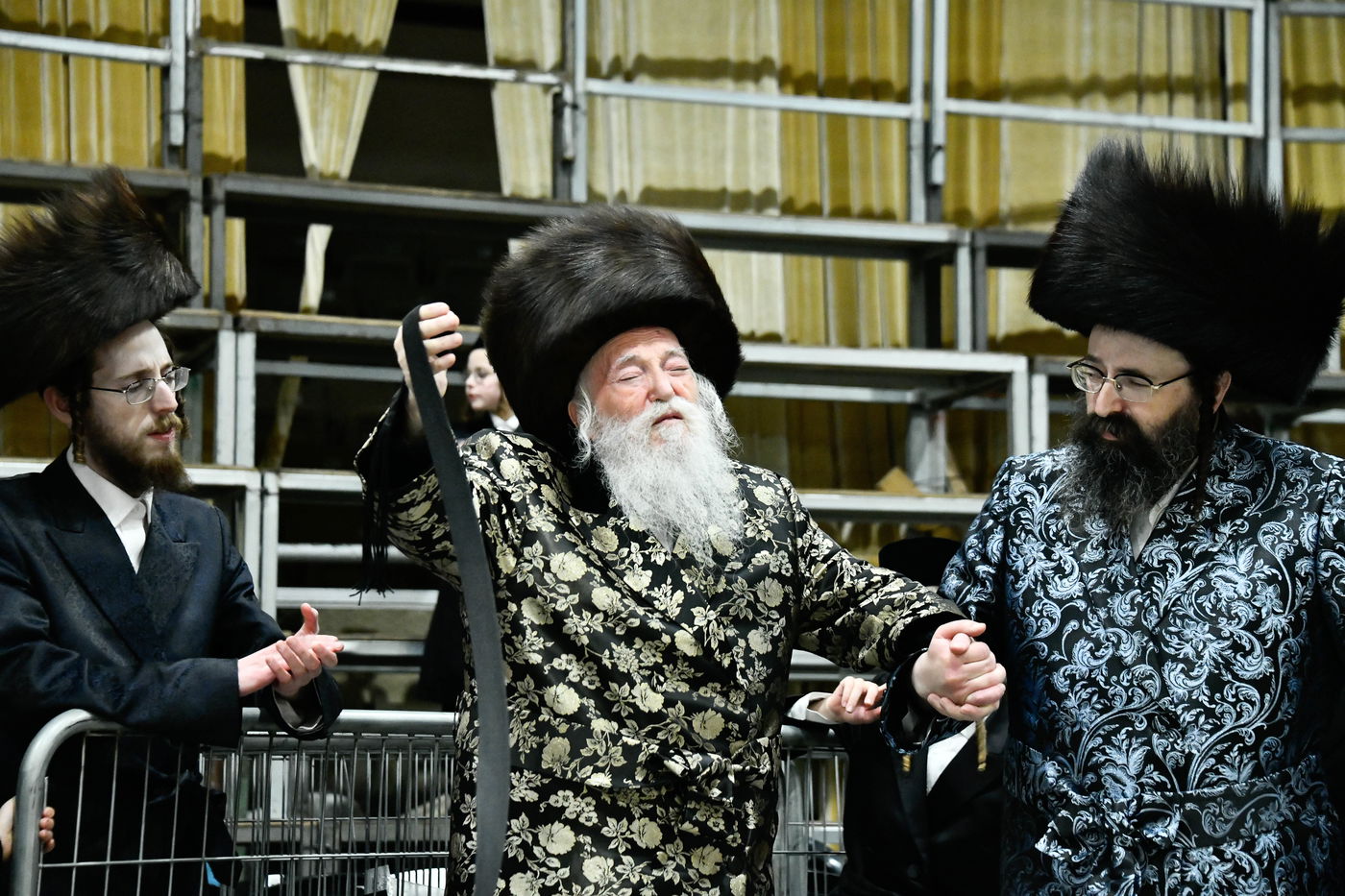 שמחת בית מודז'יץ - צאנז ירושלים - האלמין