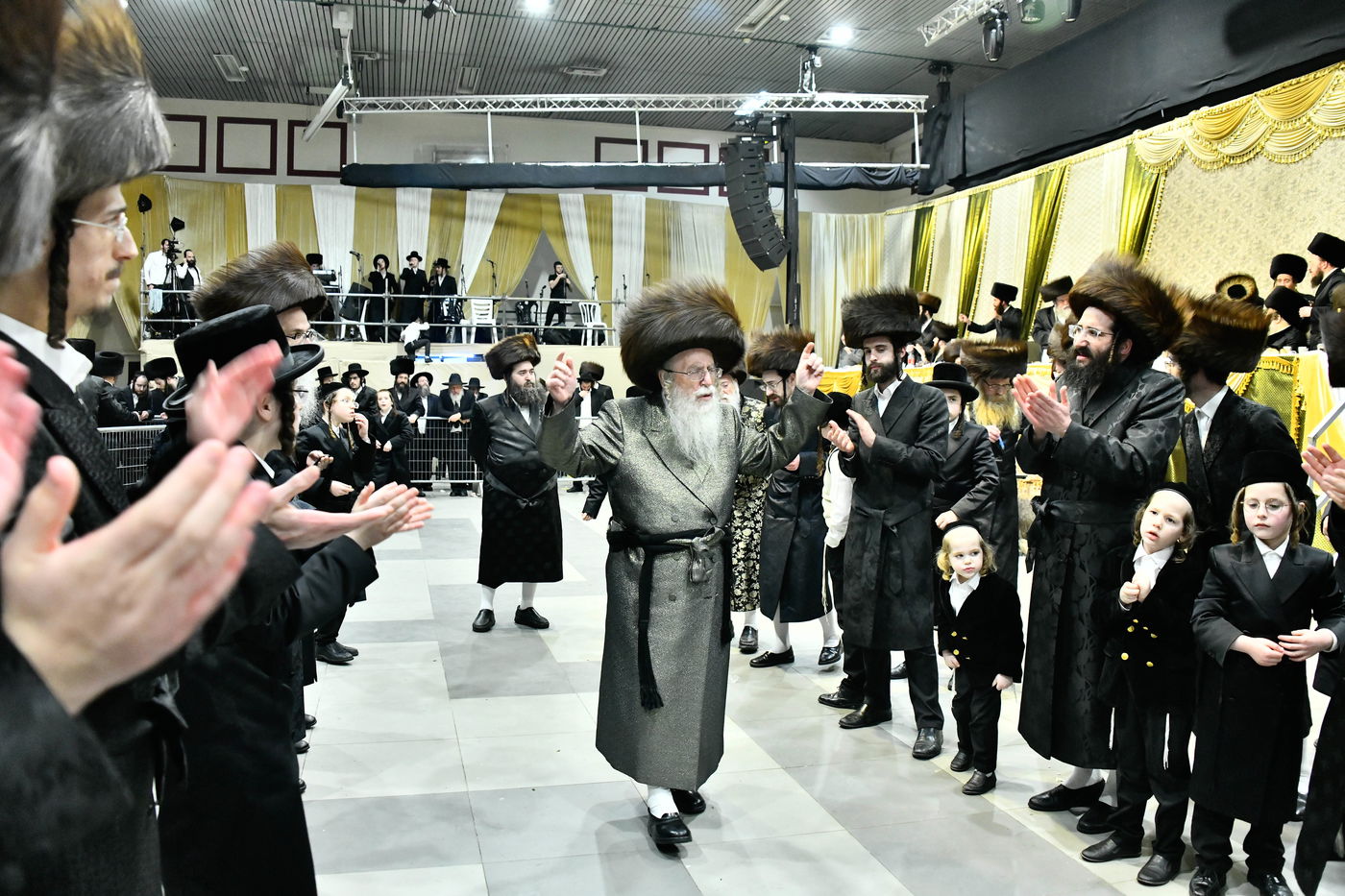 שמחת בית מודז'יץ - צאנז ירושלים - האלמין