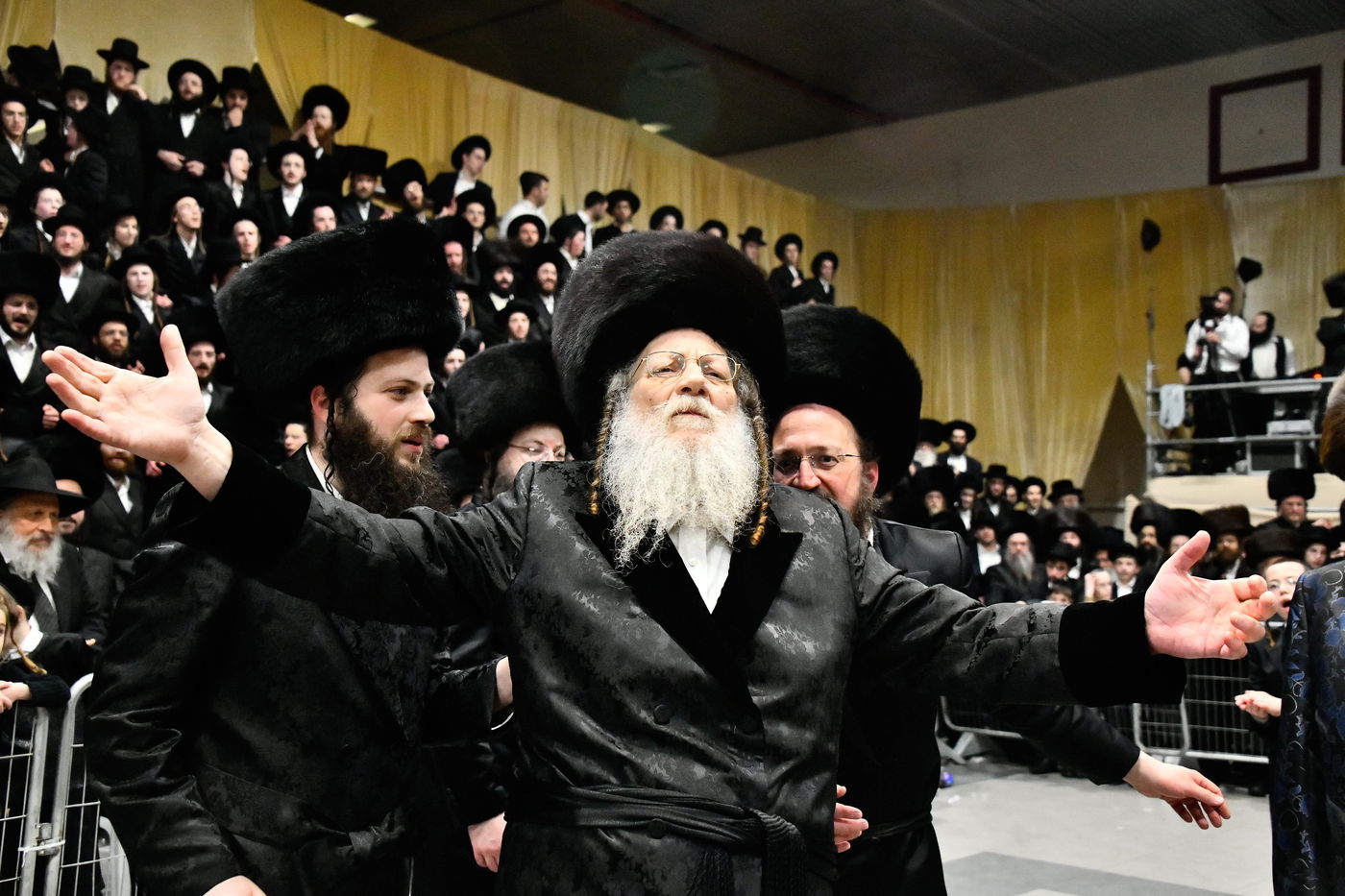 שמחת בית מודז'יץ - צאנז ירושלים - האלמין