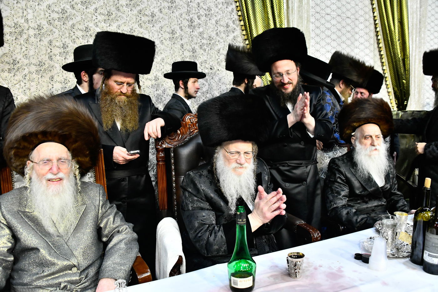 שמחת בית מודז'יץ - צאנז ירושלים - האלמין