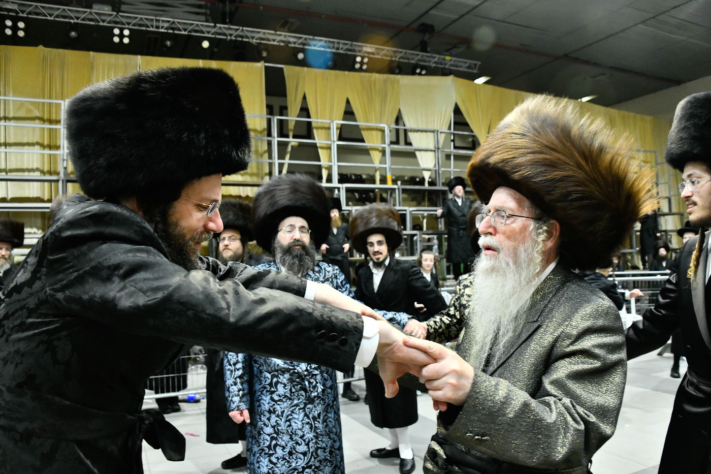 שמחת בית מודז'יץ - צאנז ירושלים - האלמין