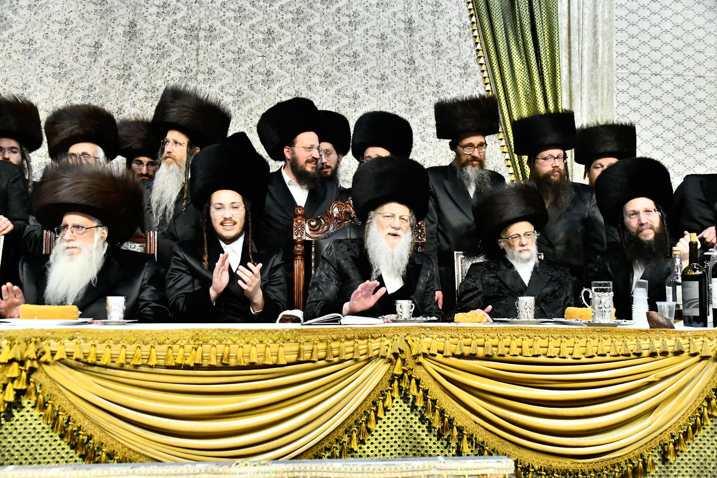 שמחת בית מודז'יץ - צאנז ירושלים - האלמין