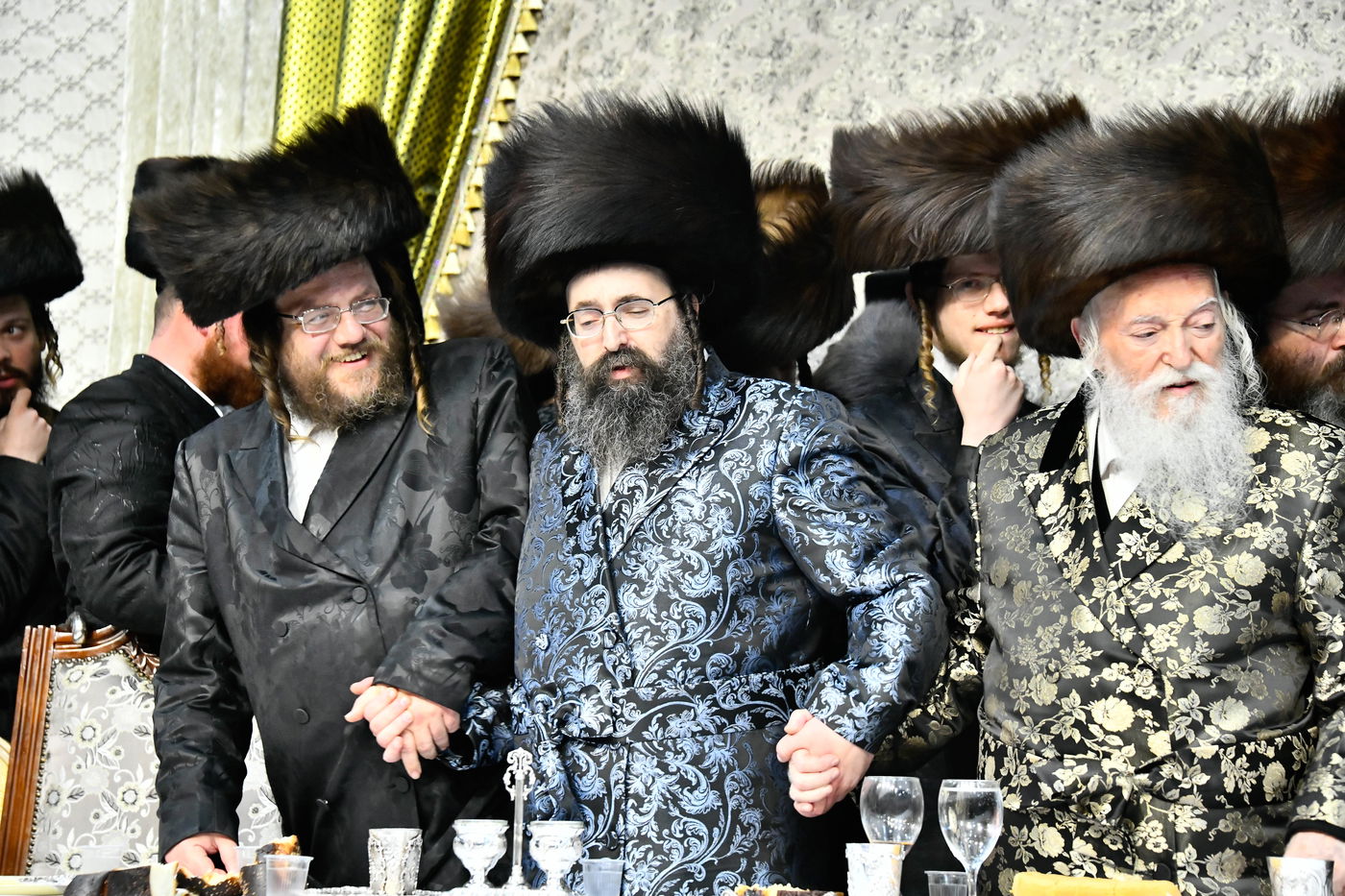 שמחת בית מודז'יץ - צאנז ירושלים - האלמין