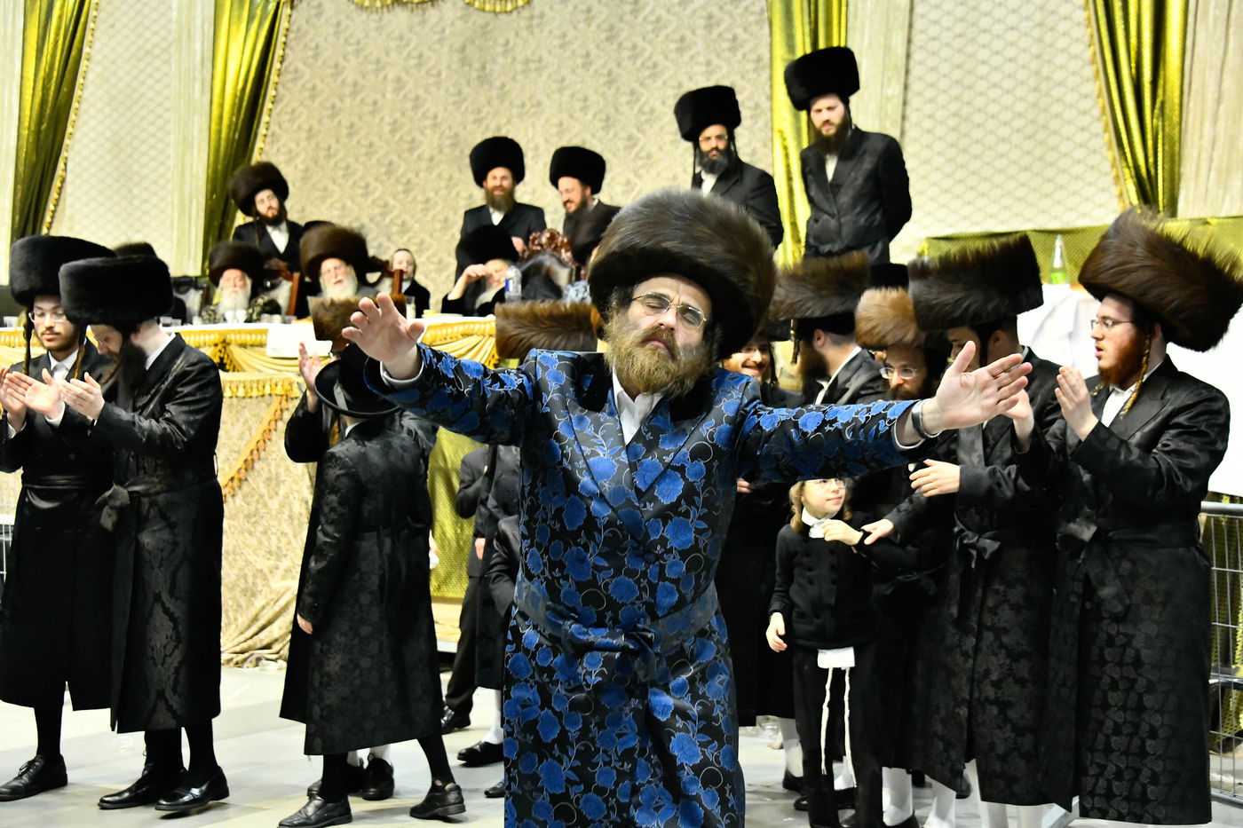 שמחת בית מודז'יץ - צאנז ירושלים - האלמין