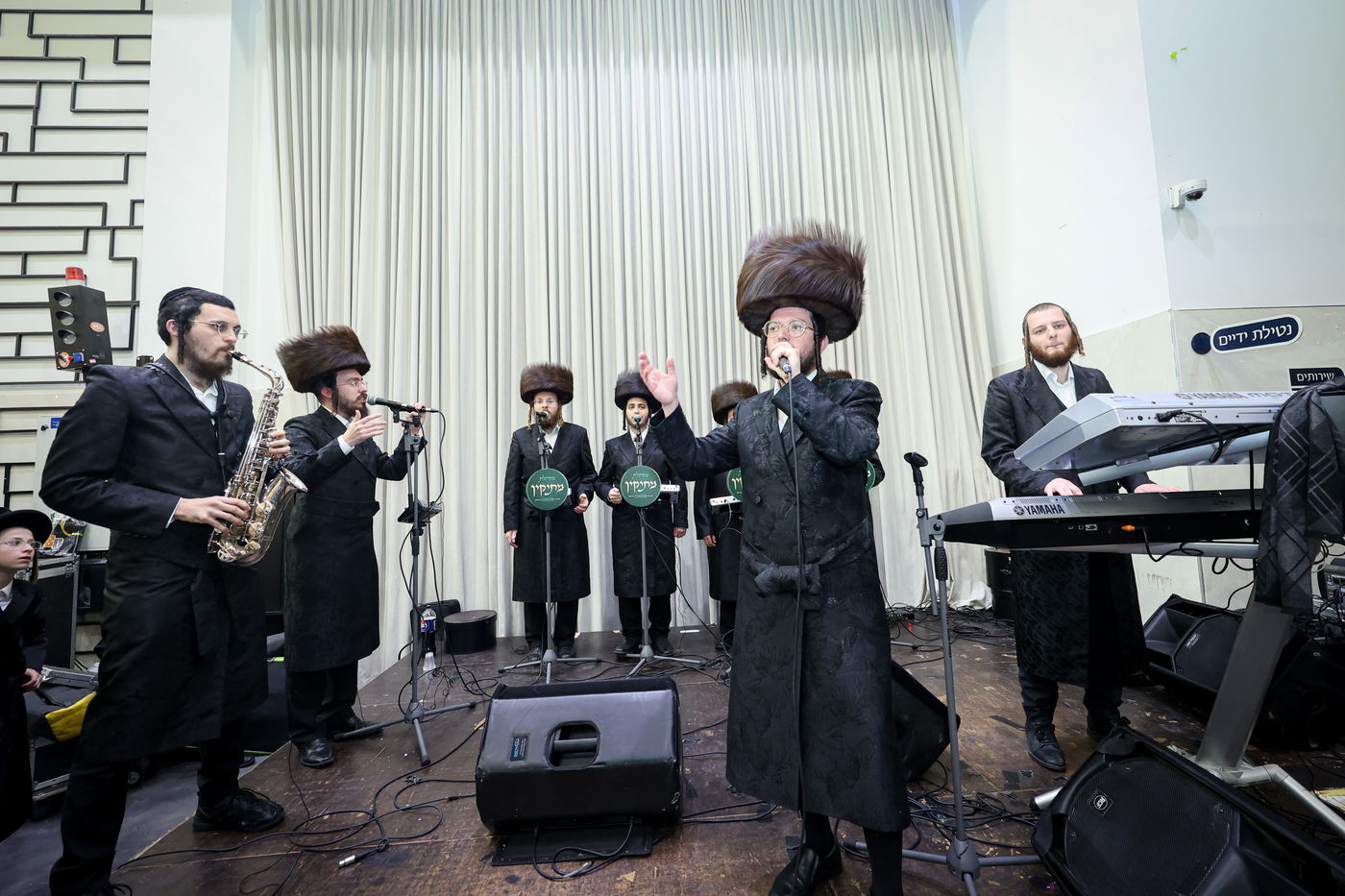 שמחת בית טשערנוביל - ערלוי - ביאלא פשיסחא