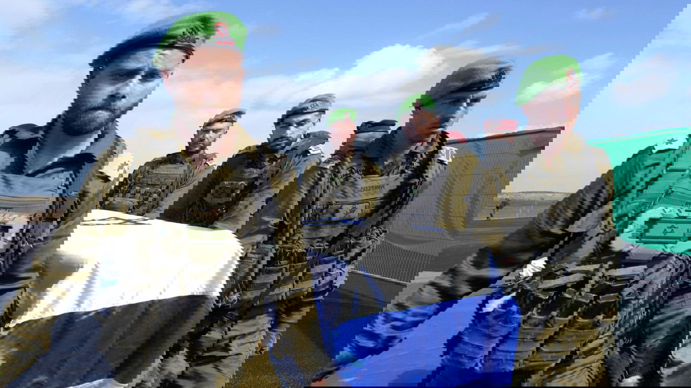 ארונות הקדושים מגיעים לישראל