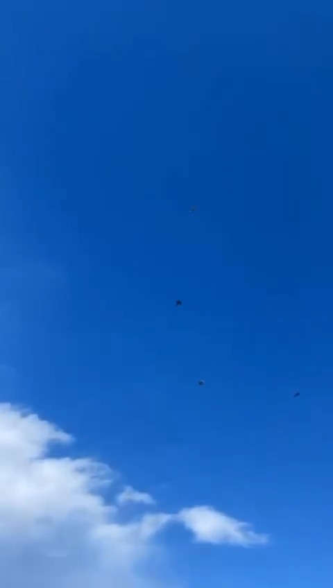 מטוסי צה"ל מעל הדאחיה בביירות בזמן ההלווייה