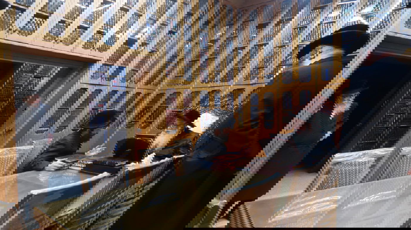 הרב בן ציון וידר בביקור בבתי גדולי ישראל בארץ