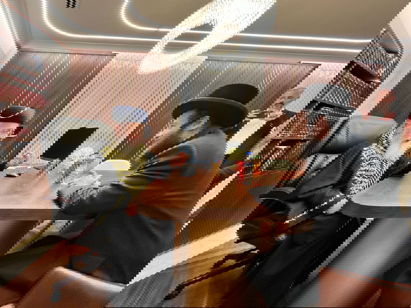 הרב בן ציון וידר בביקור בבתי גדולי ישראל בארץ