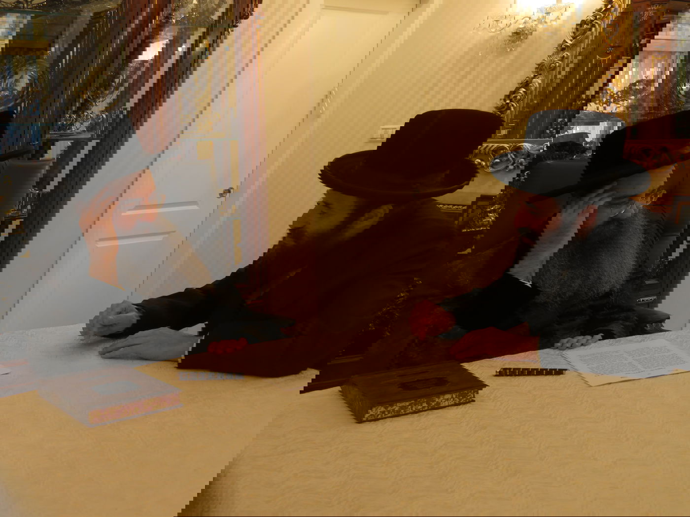 הרב בן ציון וידר בביקור בבתי גדולי ישראל בארץ