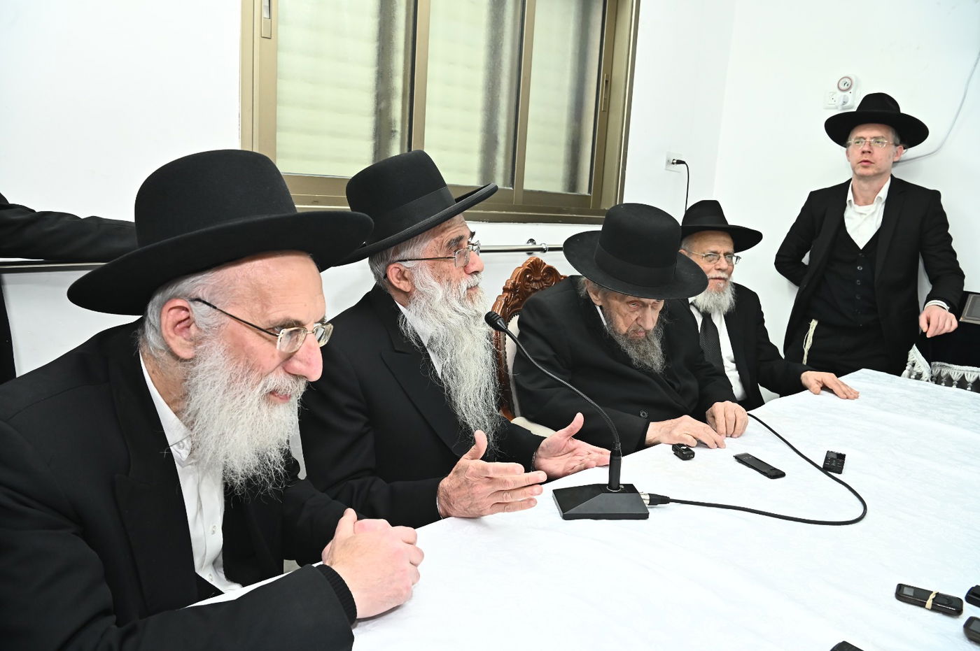 הכינוס במעונו של המנהיג הליטאי הגר"ד לנדו