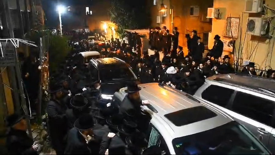 האדמו"ר מויז'ניץ בדרכו ללוס אנג'לס 