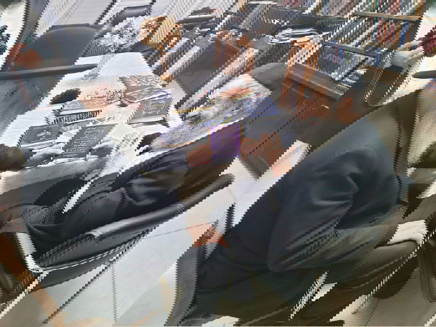 הרב מעלם מקבל את ברכת גדולי הרבנים
