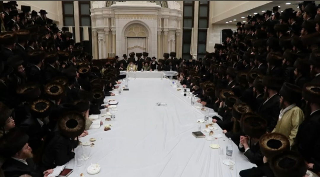 האדמו"ר מסקולען ירושלים במלווה מלכה בבית שמש 