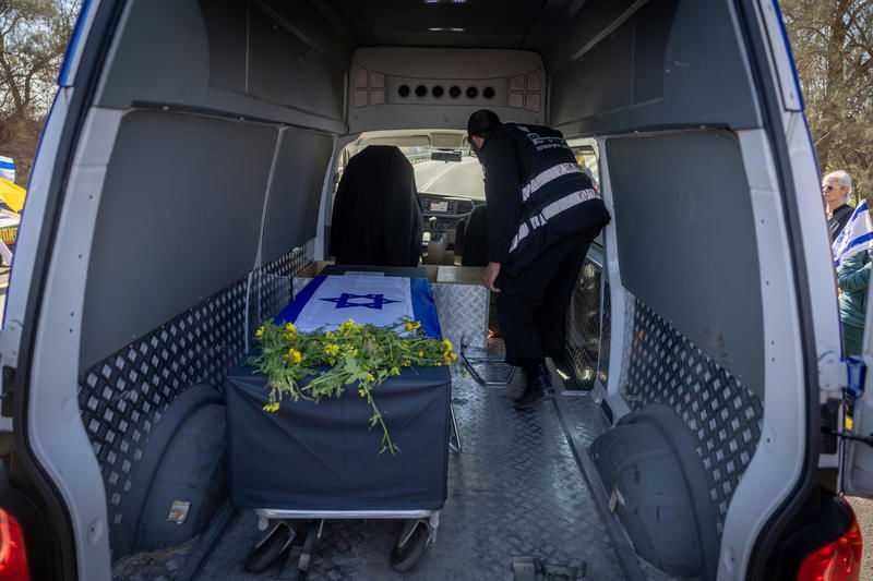 יוכבד ליפשיץ: "לחמנו לשלום וחטפנו מכה מהאנשים שלהם עזרנו" | הרצוג: "סליחה שנאלצת לעמוד לבד"