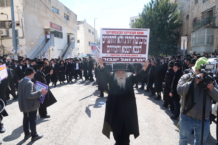 ארי כהן מדווח על 'משבר הגיוס', ומתי החרדים יחזרו לממשלה. 