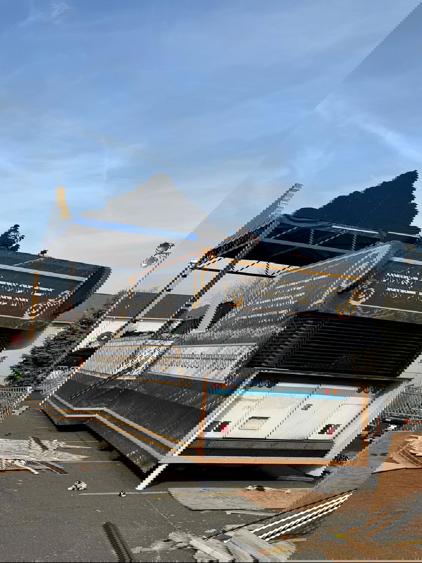 האוטובוס המיוחד בסקווירא