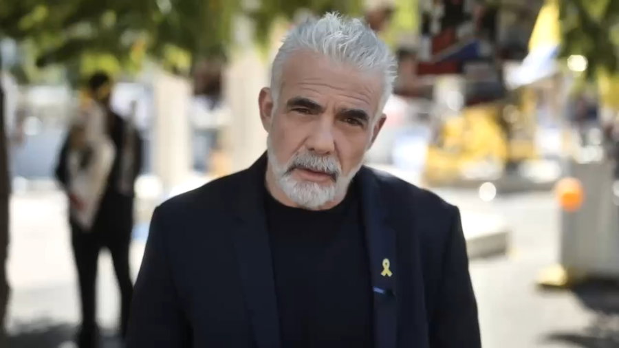 לפיד מוקדם יותר היום, בכיכר החטופים